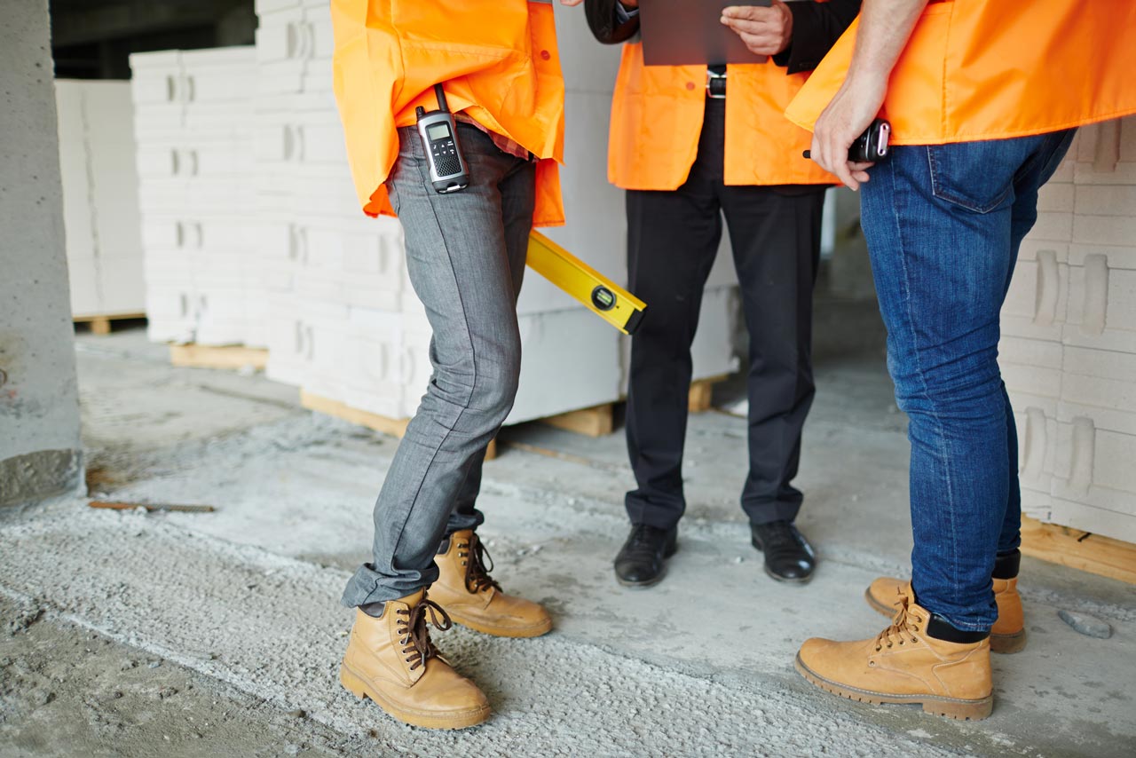 How to Choose the Best Waterproof Construction Boot